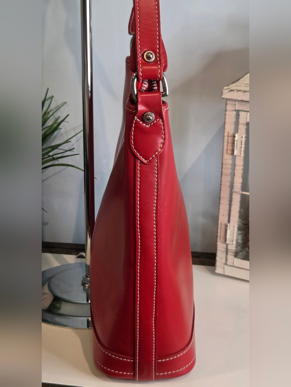 Dooney & Bourke USA Vintage Red Leather Shoulder Hobo - Picture 3 of 15